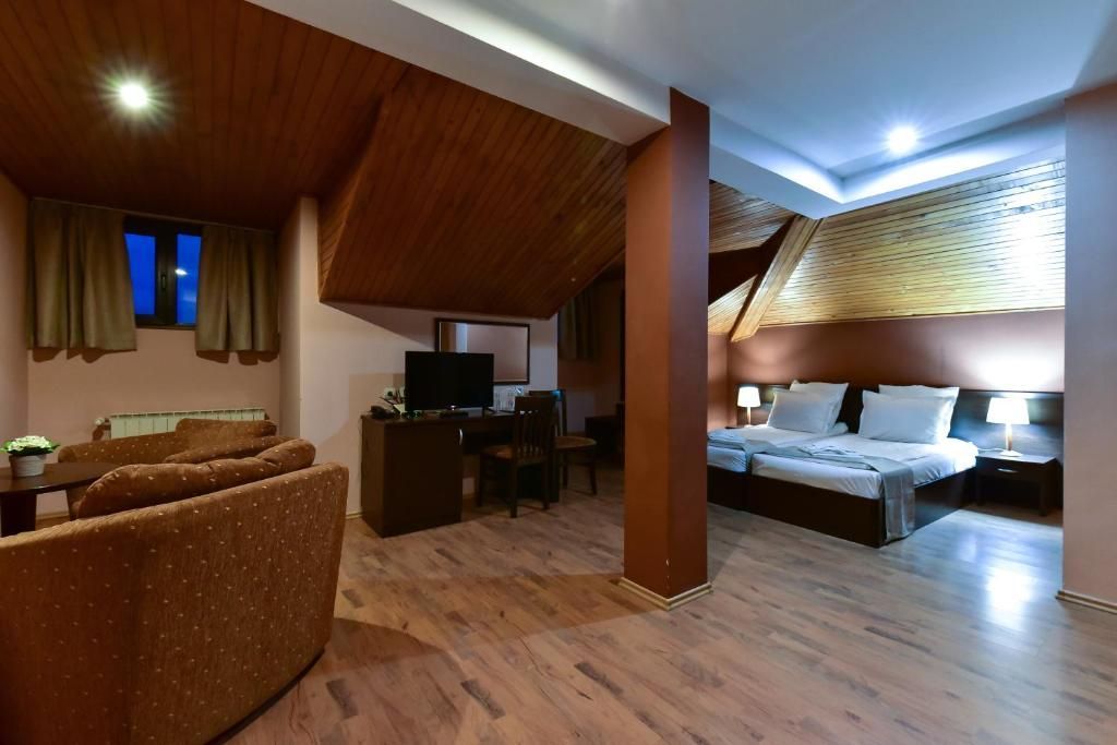 Hotel Ida-Triple Attic Room